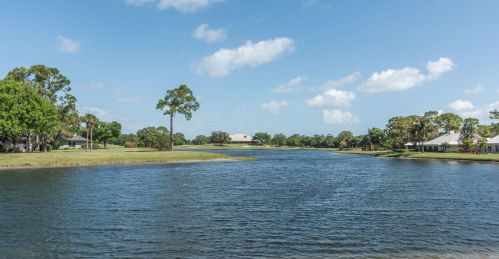 103 Prestwick Cir, Vero Beach FL 32967-7515 exterior