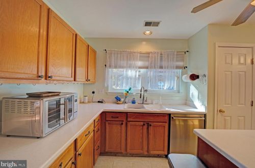 102 Falmouth Way, Dover DE  19904-5390 exterior