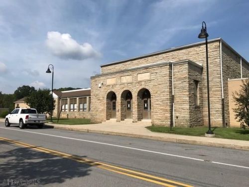 37 Main St, Robertsdale, PA 16674