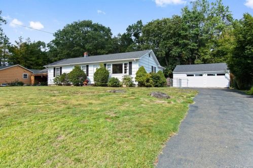 59 Coventry Cir, North Haven, CT 06473-1102