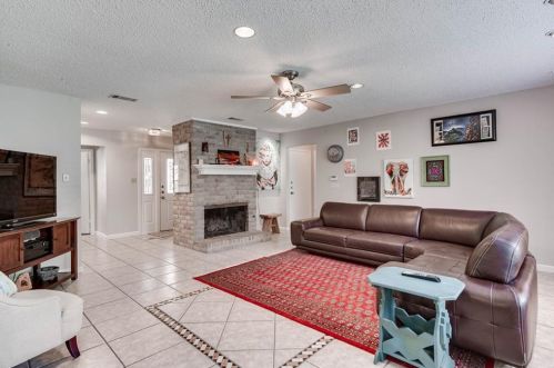6207 Cannes Cir, Austin, TX 78745-3450