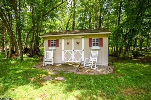 6 Cheryle Way, Annandale NJ  08801-3416 exterior