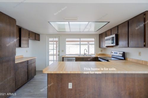 4710 Davis Rd, Glendale, AZ 85306-2628