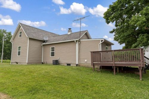10502 Sycamore Rd, Mount Vernon OH  43050-7517 exterior