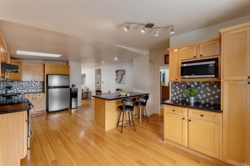 1789 Sarah Dr, Pinole CA  94564-2213 exterior