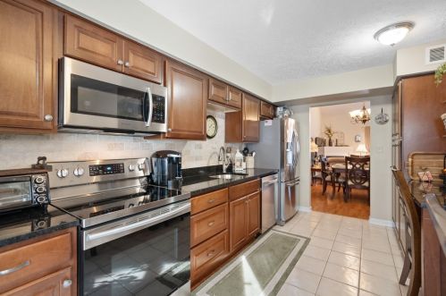 7044 Clubview Dr, Bridgeville PA  15017-1097 exterior