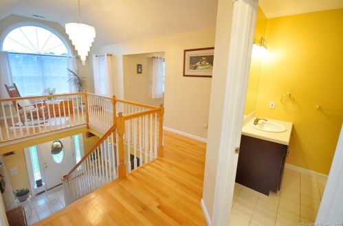 67 Steeplechase Dr, Manchester CT  06040-7066 exterior