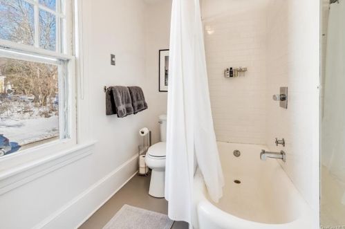 29 Gray St, Poughkeepsie NY 12603-2712 exterior