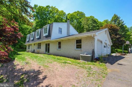 419 Coal Mountain Rd, Molino, PA 17961-9120