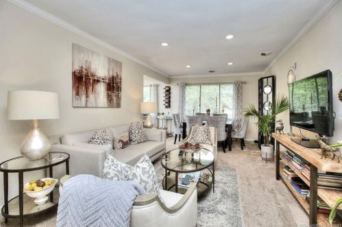 195 Southport Woods Dr, Southport, CT 06890-1165