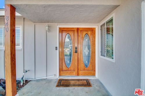 840 Moffatt Cir, Simi Valley CA  93065-5633 exterior