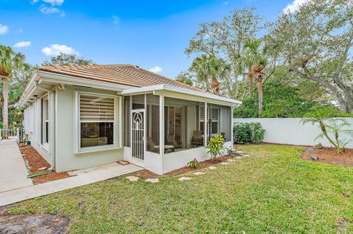 100 Hampton Dr, Jupiter FL  33458-8101 exterior