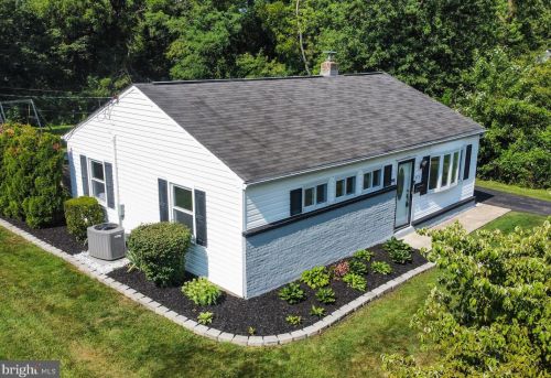 575 Winding Rd, Lansdale PA  19446-3446 exterior