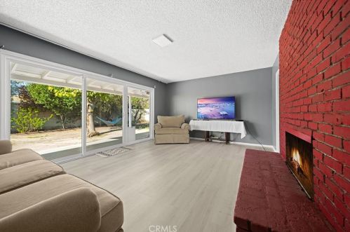 1032 Sycamore Ave, Rialto CA  92376-4422 exterior
