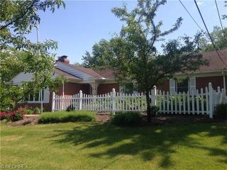 9320 Beechwood Dr, Cleveland OH  44131-4633 exterior