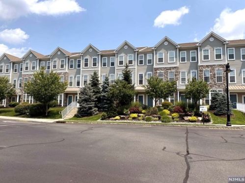 22 Aster Ln, Outwater NJ 07026-3563 exterior