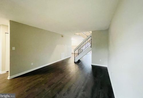 2120 Cartwright Pl, Herndon VA  20191-1903 exterior