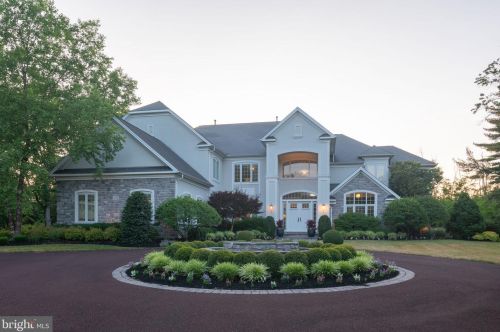 2107 Bustard Rd, Lansdale, PA 19446-5718