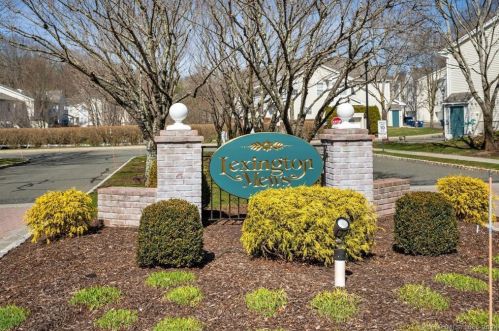1803 Eaton Ct, Danbury CT  06811-4056 exterior