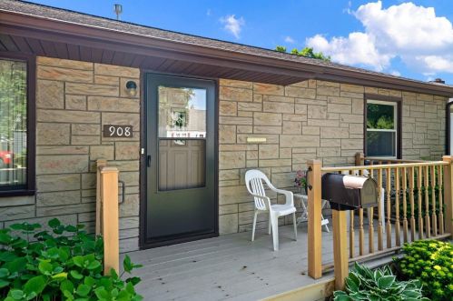 908 Thrush St, Green Bay WI  54303-4332 exterior