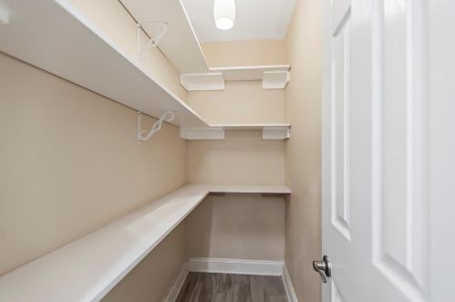 3217 40th St, Milwaukee WI  53215-4024 exterior