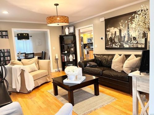 881 Howard Ave, Bridgeport CT 06605-1924 exterior