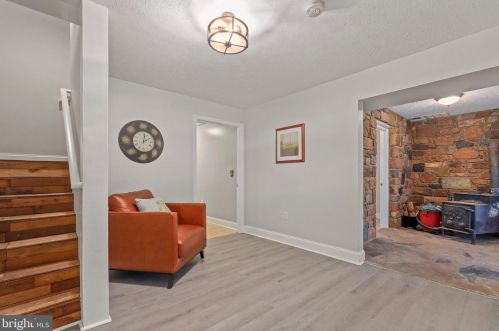 499 Rome Beauty Dr, Linden VA  22642-6441 exterior