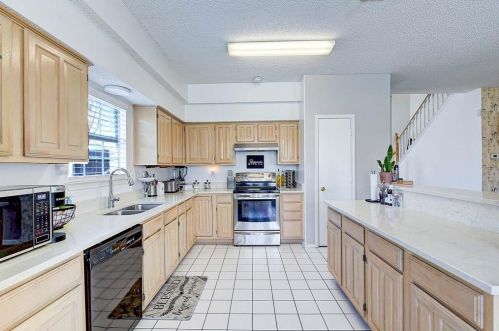 2213 Brooklake St, Denton TX  76207-1623 exterior