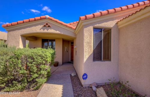 2001 Flying Q Ln, Tucson AZ  85713-6726 exterior