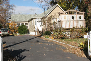 155 Horton St, Bronx, NY 10464-1620