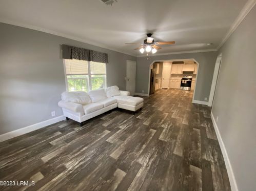 2 Marshall Ln, Beaufort SC  29907-2296 exterior