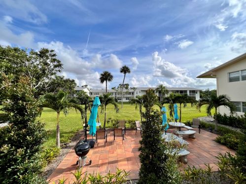 112 Coventry, West Palm Beach, FL 33417-6762
