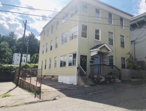 61 Leonard St, Waterbury CT  06708-3553 exterior
