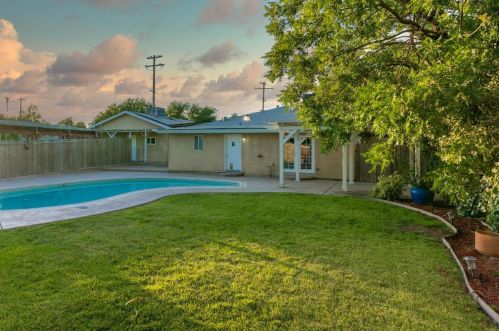 532 K St, Rio Linda CA  95673-3446 exterior