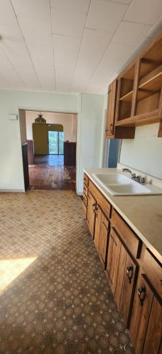 1110 18 St, Milwaukee WI 53233-1131 exterior