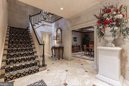 225 Taunton Ave, Berlin Boro, NJ 08009-1401