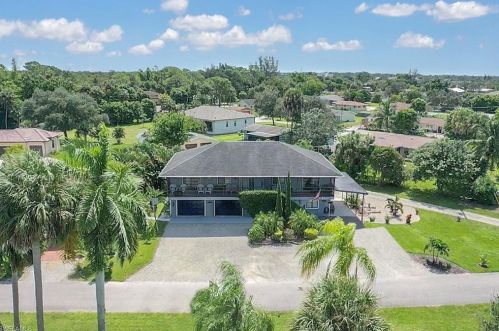 27595 Lime St, Bonita Springs, FL 34135-5722