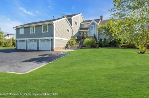11 Shrewsbury Dr, Locust NJ  07760-2007 exterior