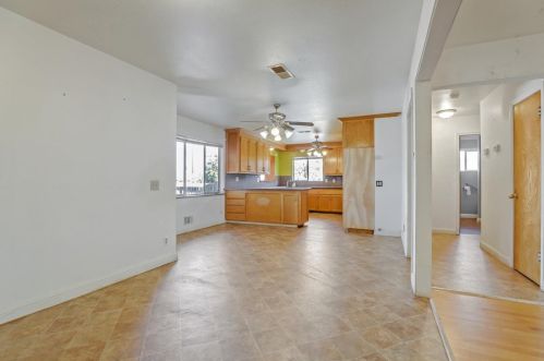 1670 Hillcrest Rd, Hollister CA  95023-5205 exterior