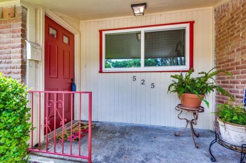 525 Salem Dr, Richardson TX  75080-3352 exterior