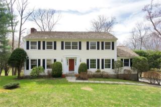 1 Hilltop Cir, Chappaqua, NY 10514-1907