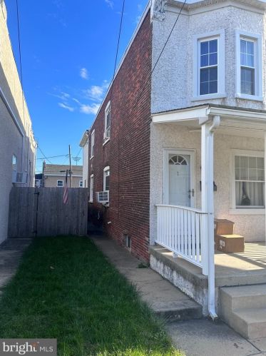 7 9th St, Boothwyn, PA 19061-4709