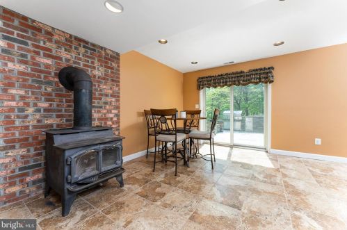 10085 Fox Hound Dr, Nokesville VA  20181-1431 exterior