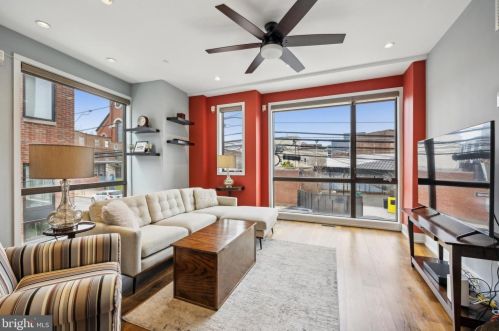 310 Fairmount Ave, Philadelphia PA  19123-2931 exterior