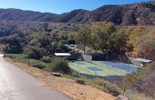 8975 Lawrence Welk Dr, Escondido CA  92026-6406 exterior