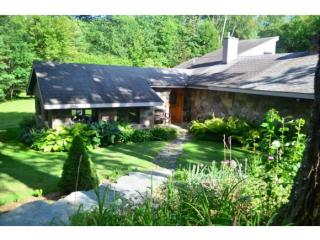 536 Beartown Ln, Saint George, VT 05495-7094
