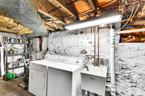 213 Elizabeth St, Pittsburgh PA  15207-1819 exterior