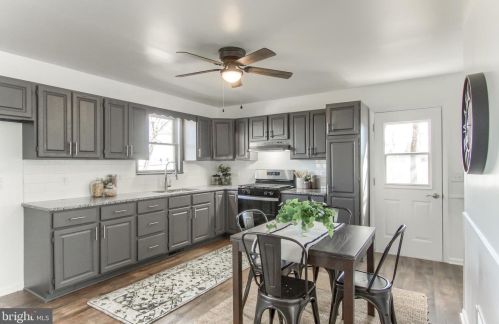 245 Center Rd, North Newton, PA 17241-9431