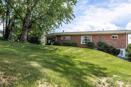 3137 Hardies Rd, Gibsonia, PA 15044-8428