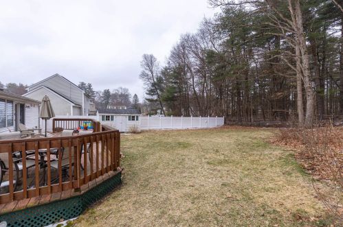 9 Country Side Dr, Nashua NH  03062-1161 exterior
